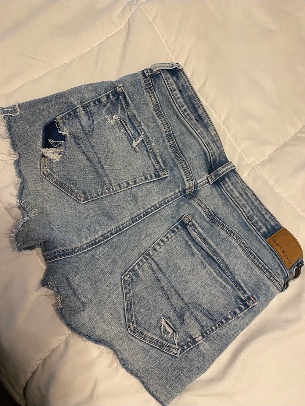 American Eagle High Rise Shortie Distressed - Picture 2 of 4